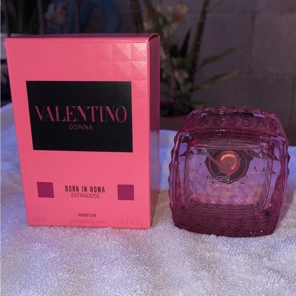 Womens Perfume, Fragrance, Cologne - Picture 3 of 4